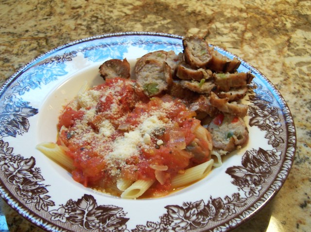 Fresh tomato basil sauce for pasta