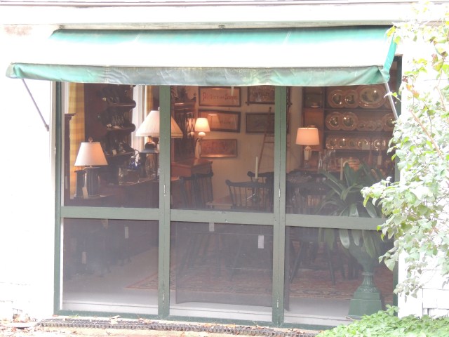 SCREEN door on garage door! Brilliant!